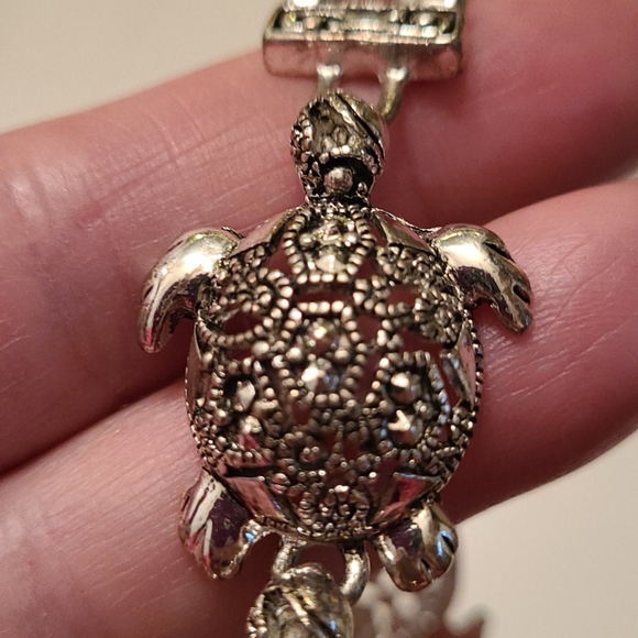 Vintage Silvertone Marcasite Sea Tortoise Link Bracelet - Picture 7 of 7